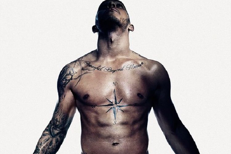 Lengkap Ini Makna Seluruh Tato Di Tubuh Lewis Hamilton Penuh Dengan Makna Keagamaan Gridoto Com