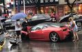 Nahas! Baru Keluar Dealer, Ferrari 458 Hancur Dibawa Wanita Ini
