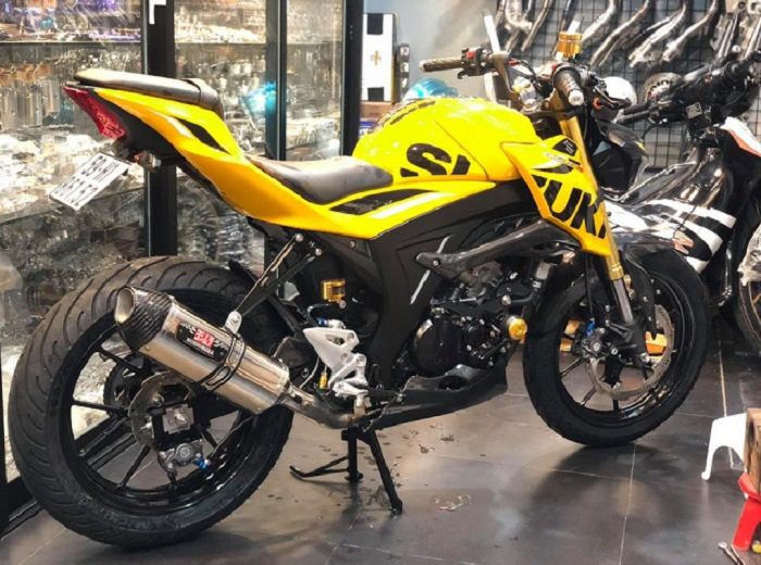 Biar makin gahar, GSX-S150 ini diberi knalpot Yoshimura R77