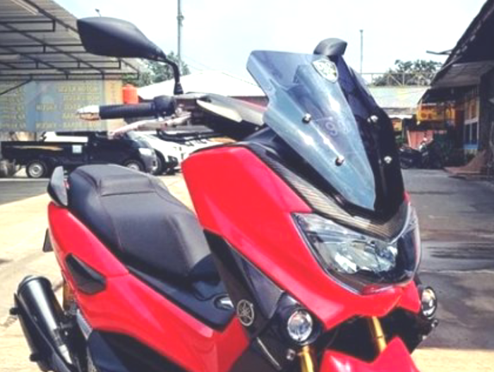 Yamaha Nmax dengan spion TVS RTR