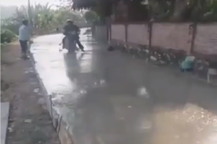 Instagram/@agoez_bandz