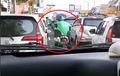 Terlihat Sedang Ngamuk, Enggak Tahunya Aksi Driver Ojol Ini Bikin Terharu
