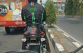 Bikin Bingung, Ngojek Online Pakai Suzuki Hayabusa, Terus Duduk Dimana?