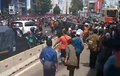 Video: Suasana Saat Pengemudi Nissan Grand Livina Diamankan Dari Amukan Massa