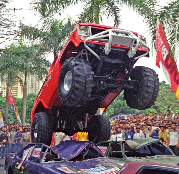 Wujud Gajah Monster tahun 2002