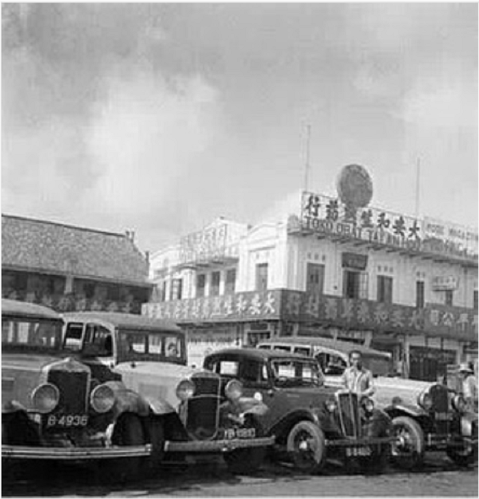 Deretan oplet di Jakarta tahun 1947