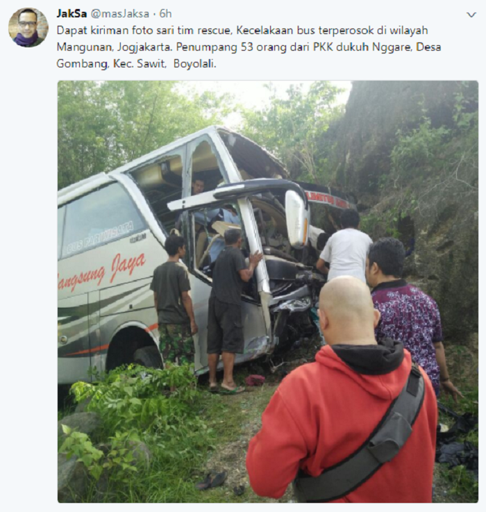 Kondisi Bus yang menabrak tebing di Yogyakarta