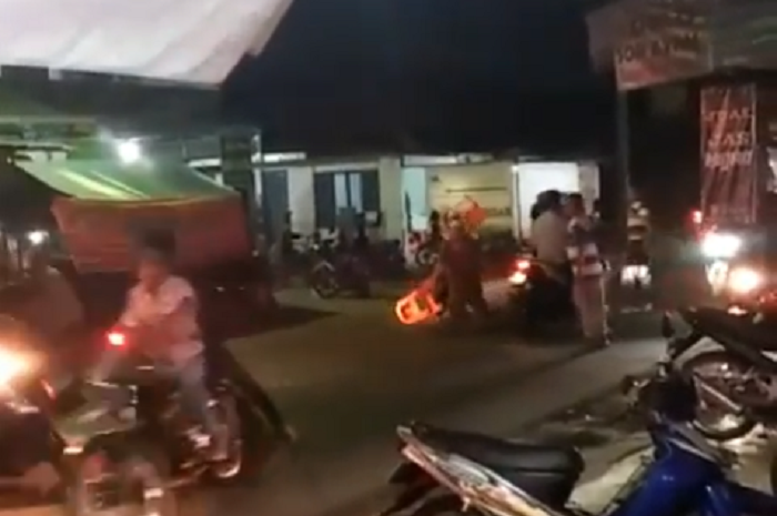 Konvoi kelulusan pelajar SMA diamuk warga