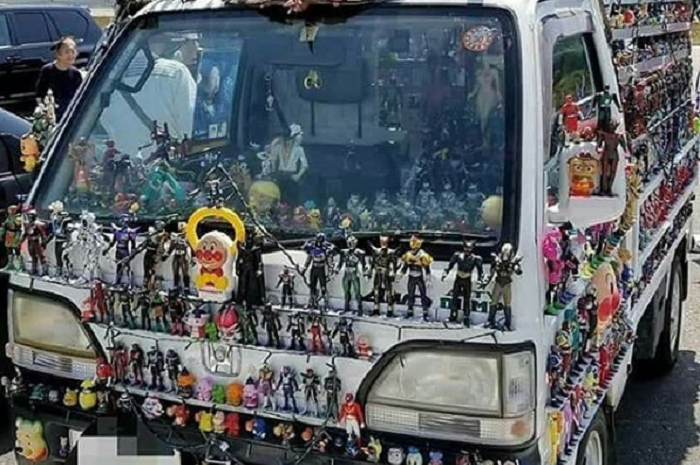 Honda Acty Mini tertempel ribuan mainan