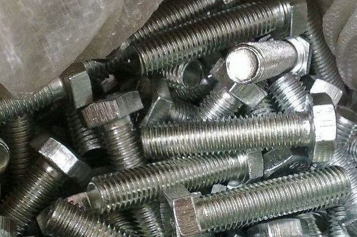 Cara mengetahui material baut cukup lihat warnanya