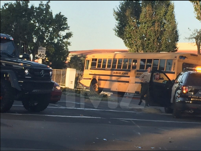 Kondisi mobil dan bus pasca kecelakaan