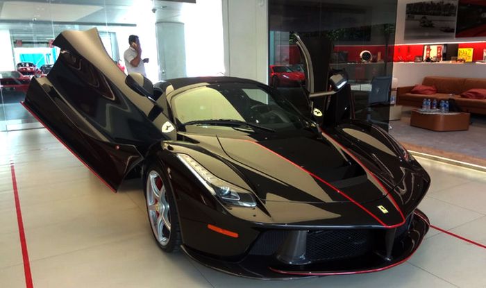 LaFerrari Aperta yang dipajang di showroom Ferarri Jakarta