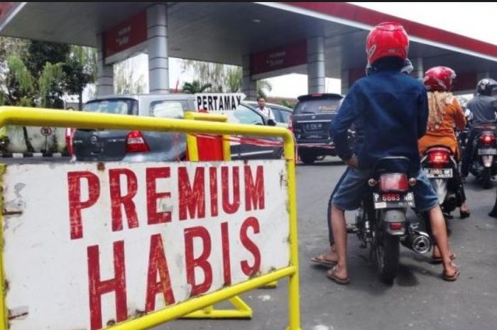 Ilustrasi Premium langka di SPBU