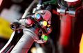 Merah, Kuning, Hijau, Apa Saja Fungsi Tombol di Motor MotoGP