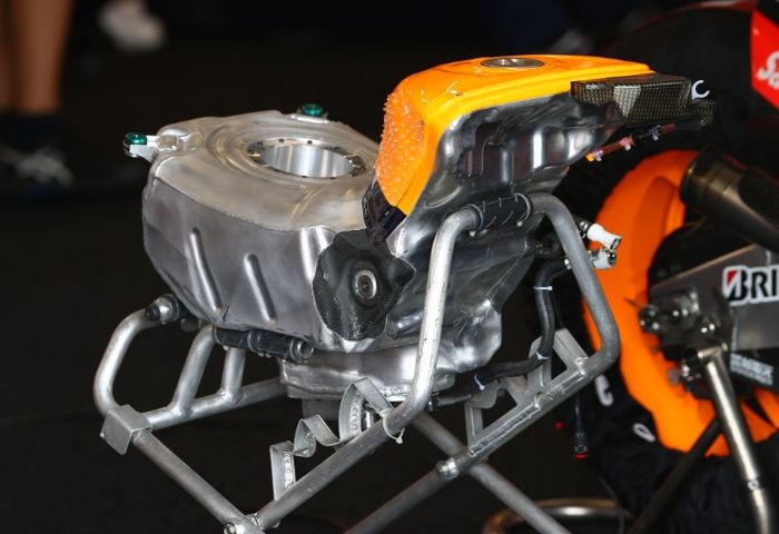 Tabung bahan bakar di motor MotoGP