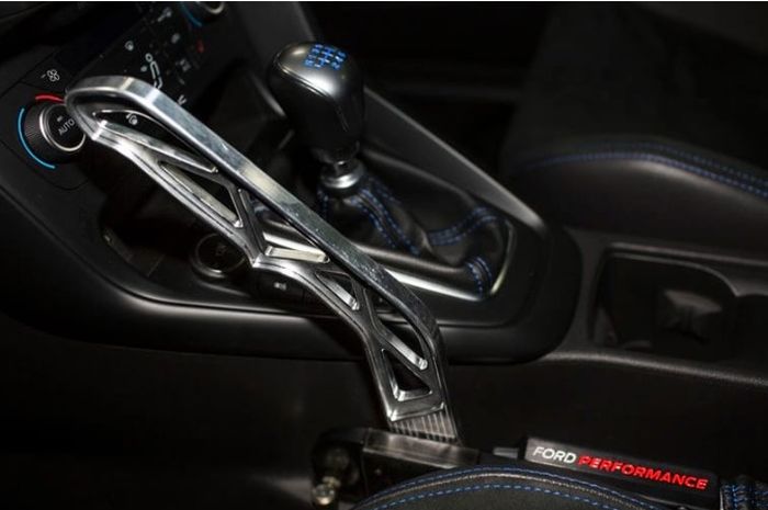 Drfit Stick diproduksi oleh Ford Perfomance