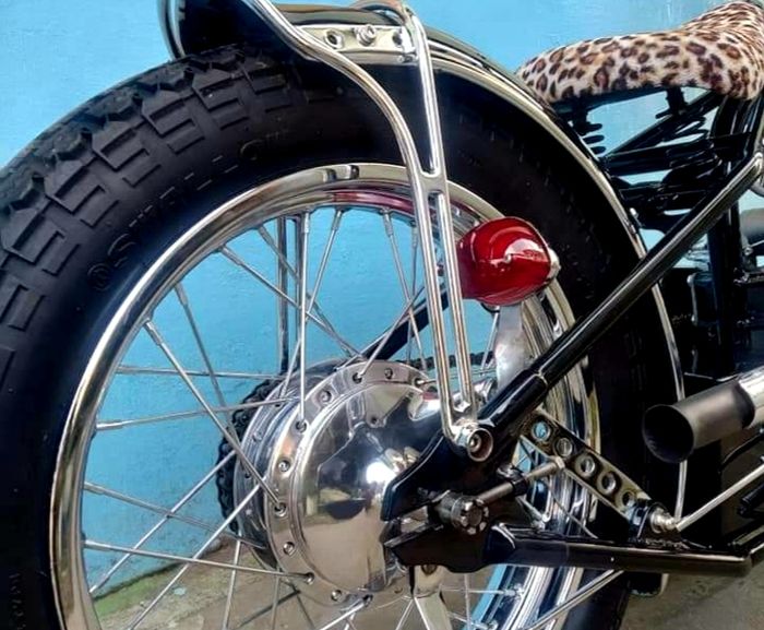 Kaki-kaki chopper basis Yamaha Scorpio berbalut krom