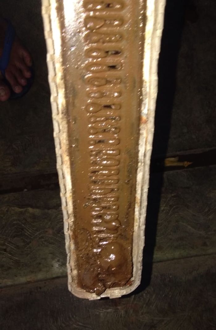 Saat radiator APV 2005 dibongkar, semua salurannya mampet oleh kerak karat