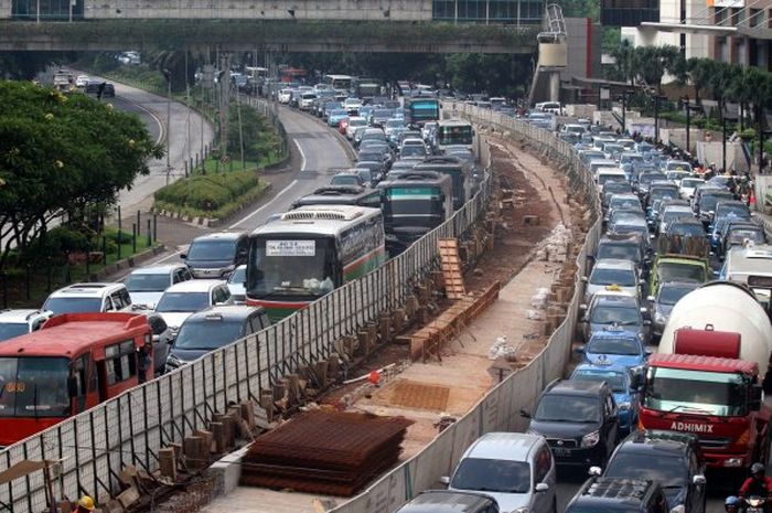 Macet di Sudirman, Jakarta