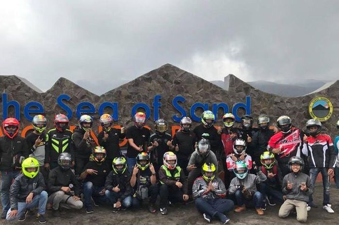 sunmori gabungan komunitas motor Jawa Timur ke Bromo