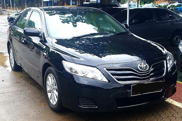 Toyita Camry Australia 2.4 G A/T eks Silver Bird