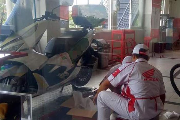 Ilustrasi salah satu Honda PCX 150 klaim gredek sudah ditangani AHASS 