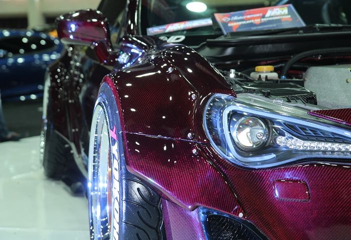 Over fender Rocket Bunny version 1 cukup untuk menampung lebarnya pelek