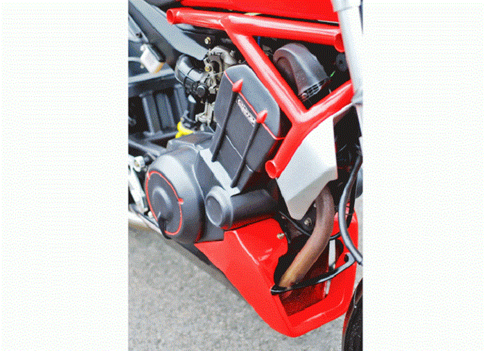 Tampilan casing engine Honda Tiger ala Ducati Monster
