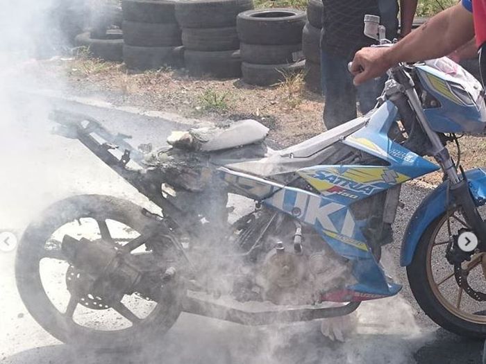 Suzuki Satria FU150 terbakar