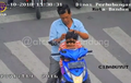 Cuek Banget, Pengendara Motor Berhenti Paling Depan, Cari Kutu Pula Di Lampu Merah