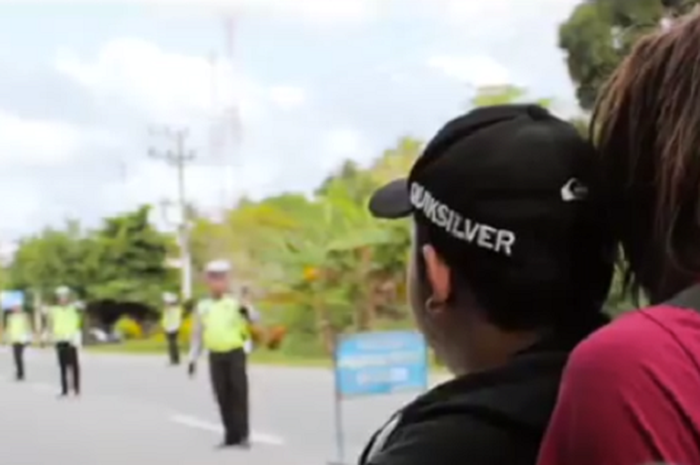 Video kocak 'bule' kena razia