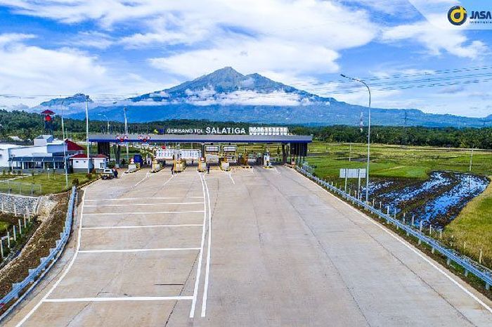 Ilustrasi jalan tol - gerbang tol Salatiga