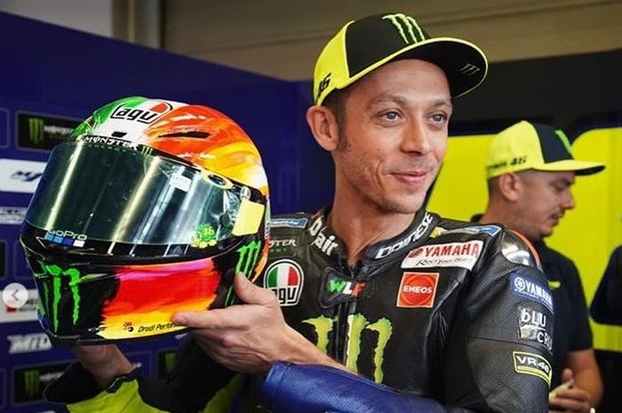 Valentino Rossi dan helm barunya untuk MotoGP Italia