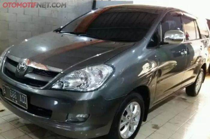 Ilustrasi Toyota Kijang Innova diesel