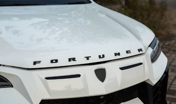 Modifikasi Toyota Fortuner ala Lamborghini Urus kreasi Rahim Impex, Pakistan