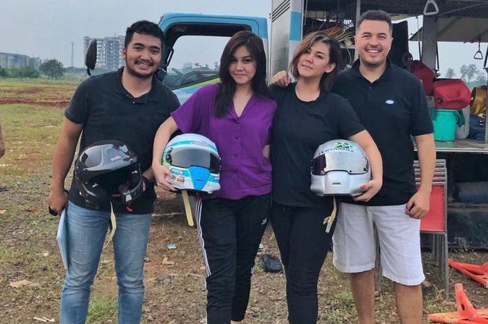 Dua aktris Vanesha Prescilla dan kakaknya Sissy Prescillia bakal turun di balap Sprint Rally 12-13 Mei 2018