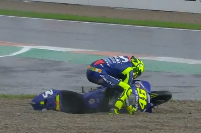 Valentino Rossi crash di MotoGP Valencia 2018