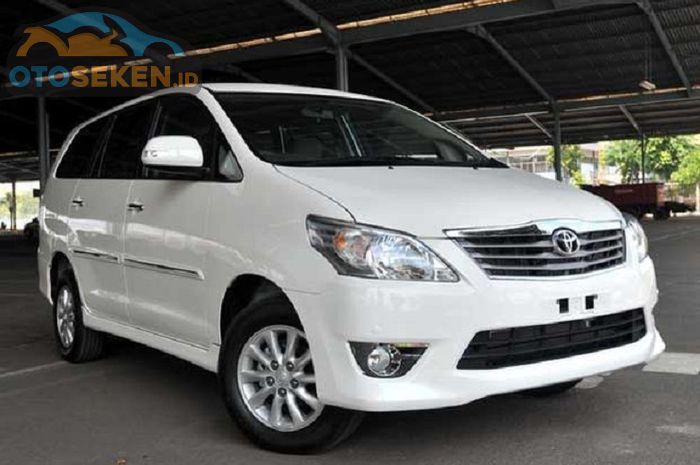 TOYOTA INNOVA V 2012