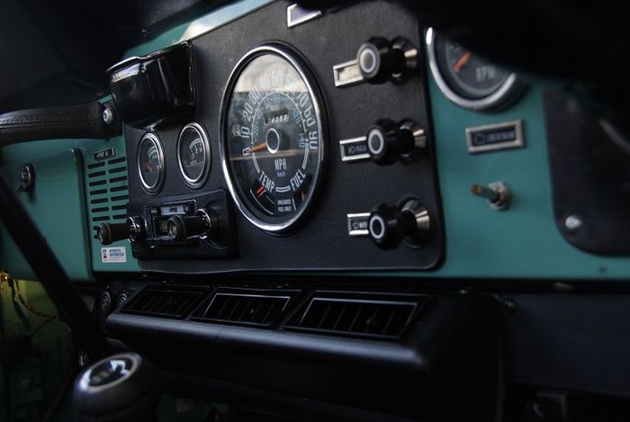 interior mendapat perhatian besar. Detail akse