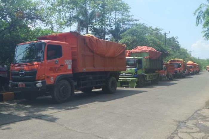 Truk sampah milik Pengrov DKI Jakarta