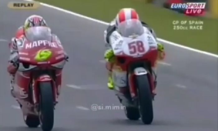 Duel maut Alvaro Bautista (kiri) dan mendiang Marco Simoncelli di GP250.