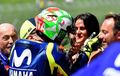 Lama Menjomblo, Saat MotoGP Italia Valentino Rossi Ditemani Model Cantik, Pacar Barunya?