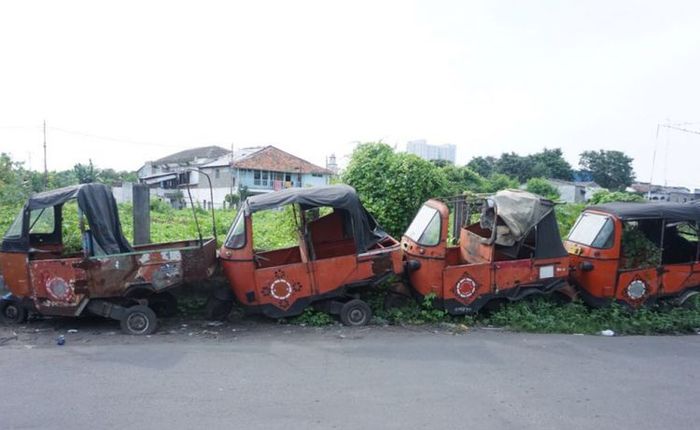 Komponen bajaj oranye sudah sudah dicari