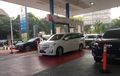 Tidak Peduli Mobil Mewah atau Pelat Diplomatik, Kalau Soal BBM Promo Rela Antre Kaya Begini
