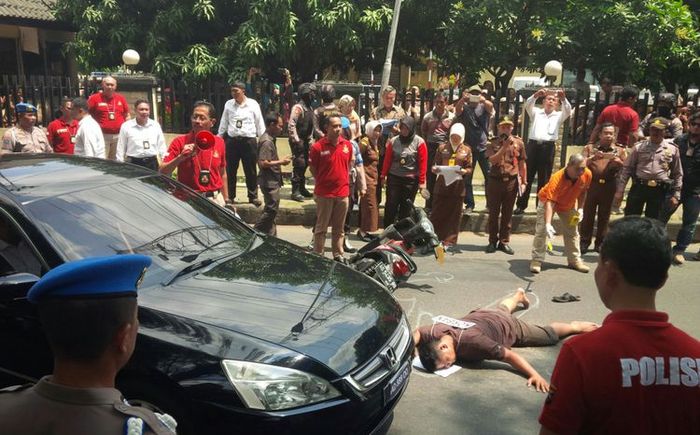 Rekonstruksi kasus kecelakaan yang mengakibatkan pemotor Honda BeAT di Solo tewas.