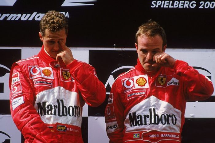 Momen Michael Schumacher dan Barrichello saat meraih podium