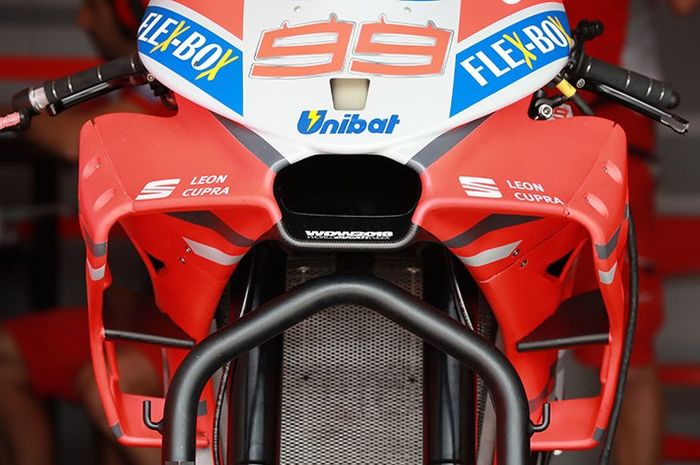 Ducati menjadi tim pertama yang memakai aero fairing setelah winglet dilarang