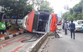 Video Bus Transjakarta Terguling Karena Kencang Saat Turunan