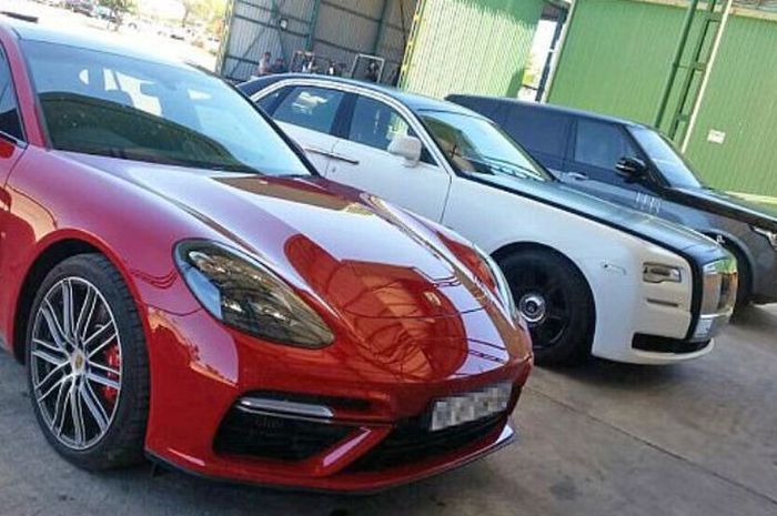 Ilustrasi mobil mewah