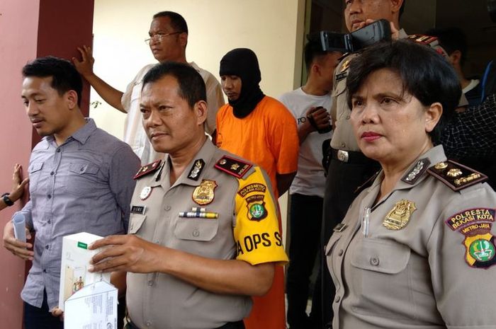 Pihak Kepolisian Bantar Gebang menangkap pelaku pemerasan dengan cara menabrakkan diri di Bekasi kem